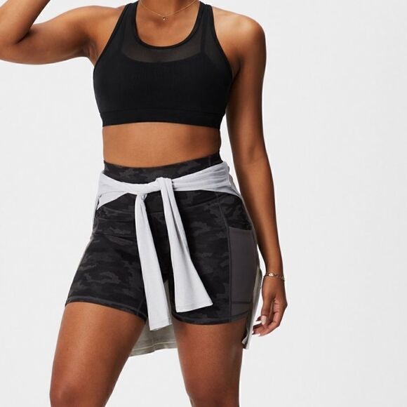 Fabletics On-The-Go PowerHold® High-Waisted 6'' Short XXS - Picture 1 of 6